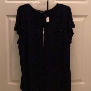🖤NWT Sexy & Fun Roz & Ali Size 2XLarge Top 🖤
Perfect Addition To Your Closet 🖤